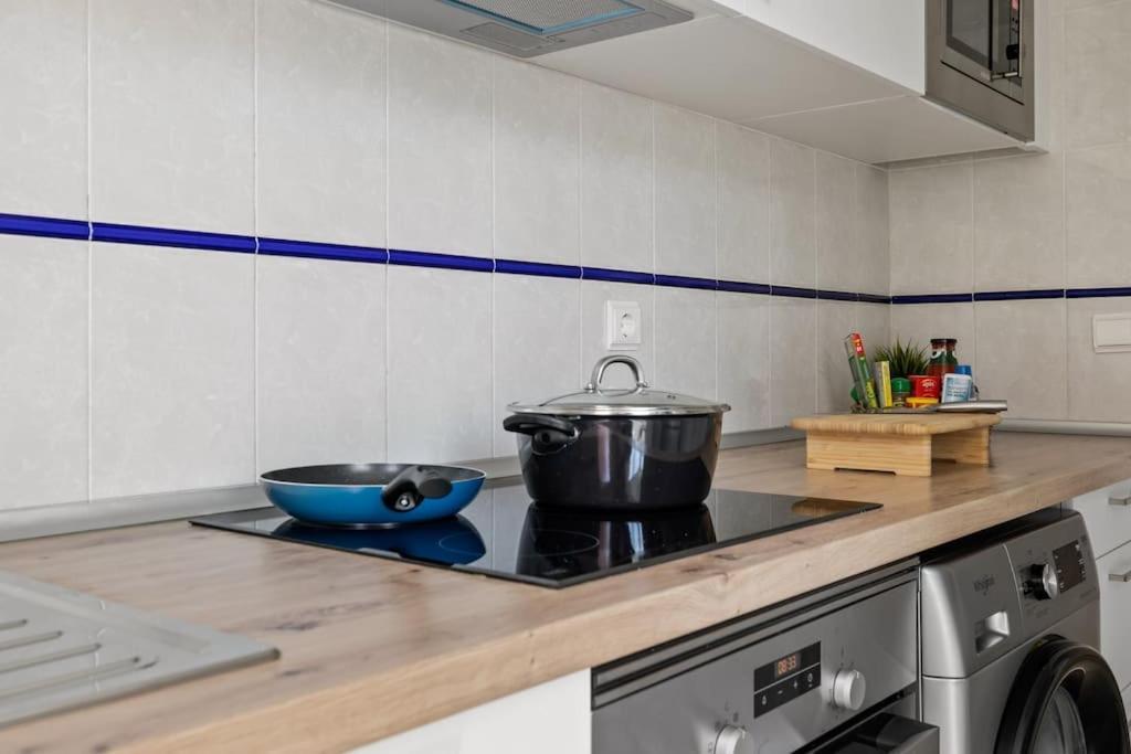 Beautiful 3 Bed Stylish & Cozy Apartment - Susanna Suite Mijas Extérieur photo